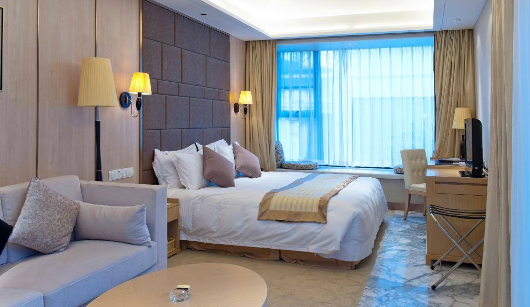 Habitación de hotel lujosa