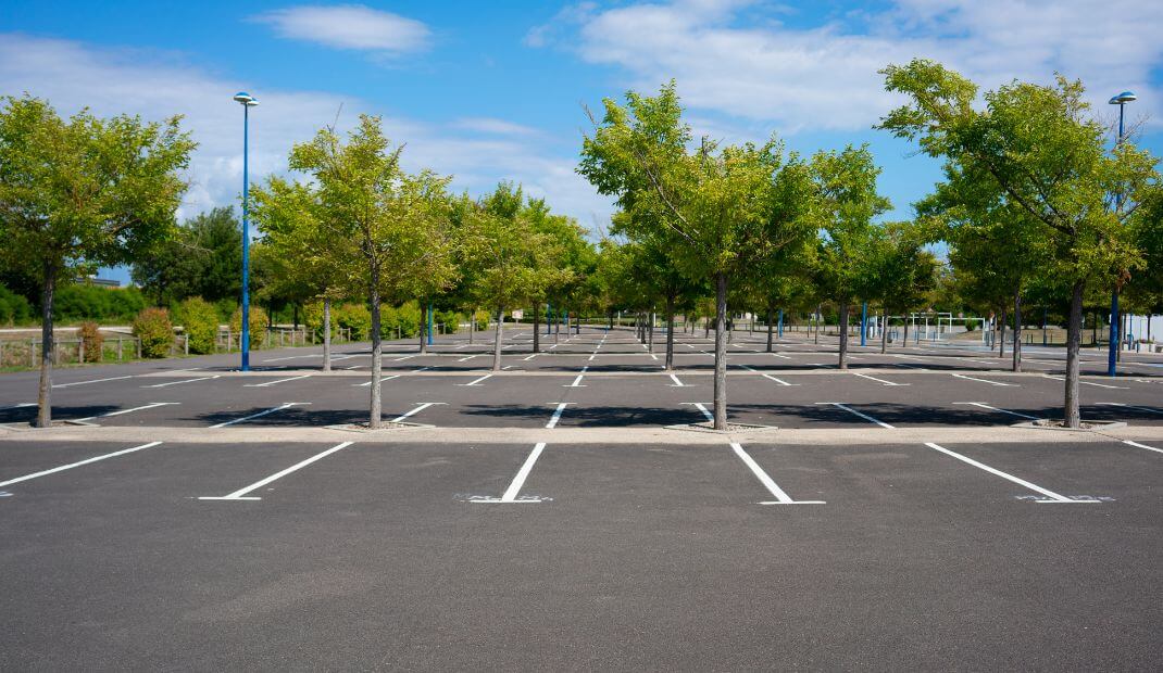 Parking al aire libre